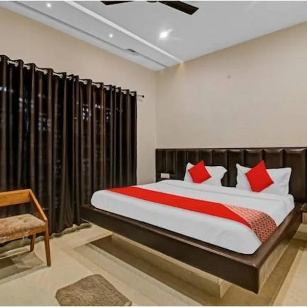 Hotel Four Petals，位于博帕尔的酒店