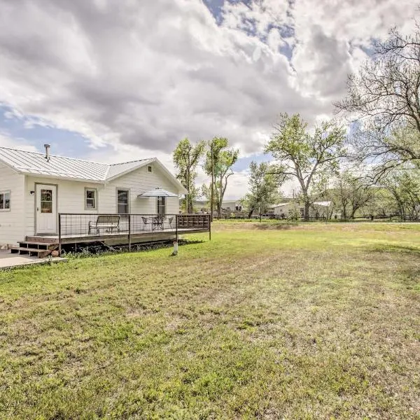 Lovely Thermopolis Home Less Than 3 Mi to Hot Springs，位于瑟莫波利斯的酒店