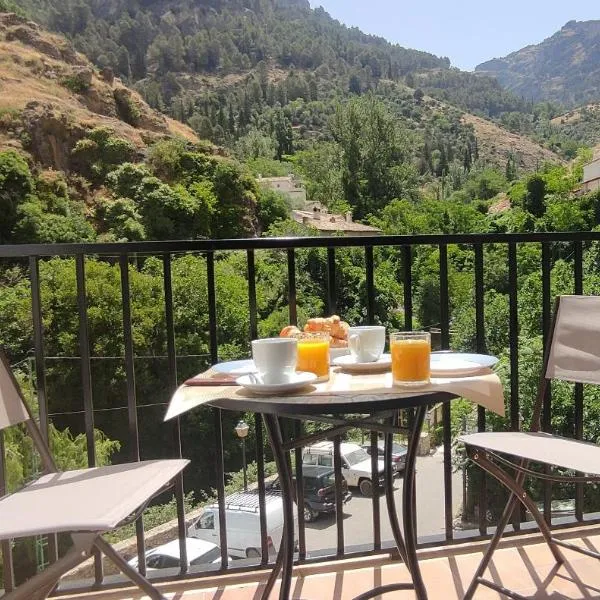 ALOJAMIENTO YOLANDA CAZORLA，位于卡索拉的酒店