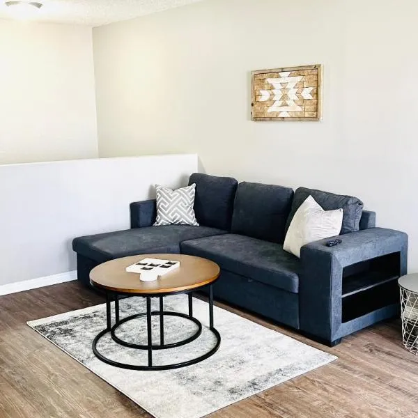 Lovely 2 Bedroom apartment，位于卡姆罗斯的酒店