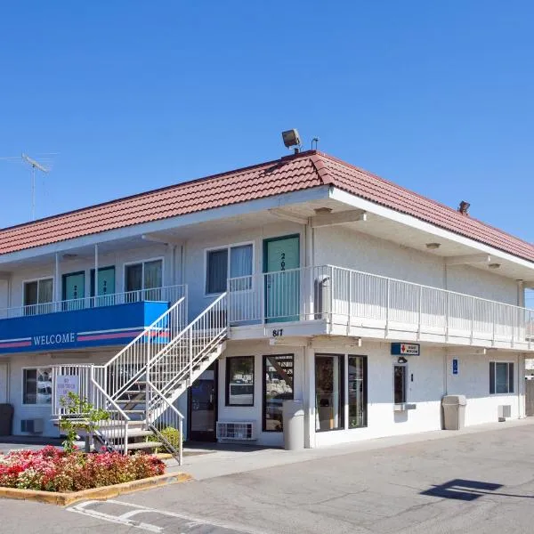 斯托克顿宪章路西6号汽车旅馆，位于斯托克顿的酒店