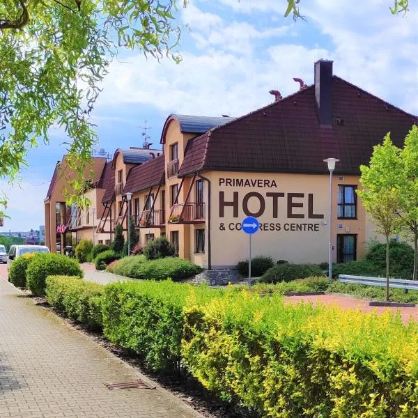 普利马维拉酒店及会议中心，位于Přeštice的酒店