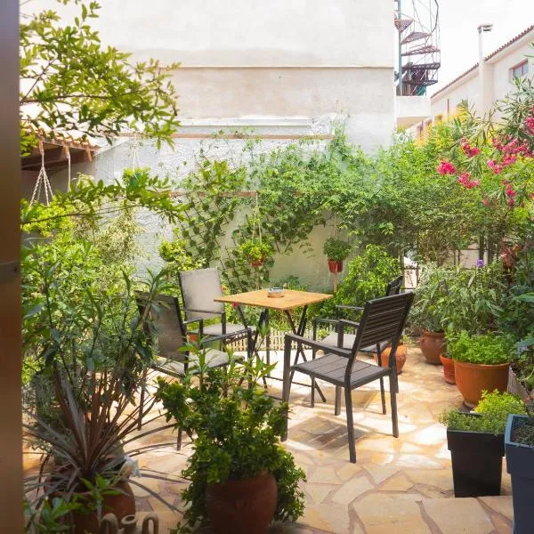 Olga's Cozy home，位于莫奈姆瓦夏的酒店