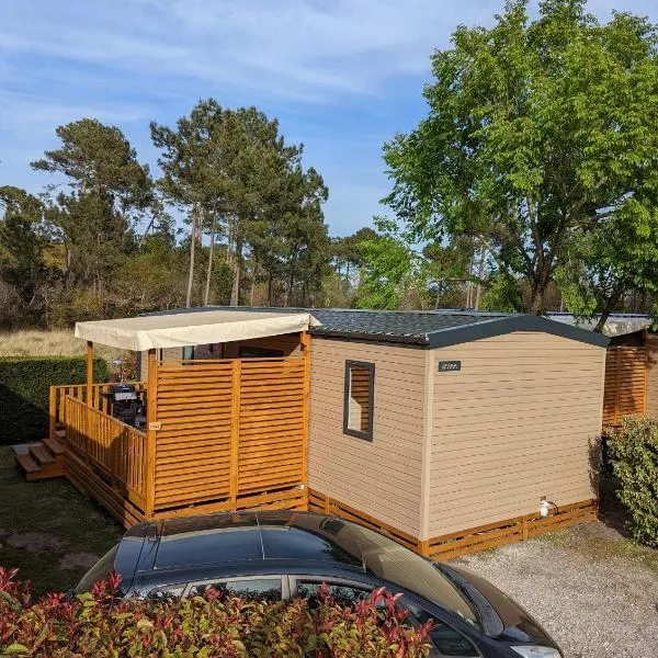 200m de la plage Bungalow LUXE de 44m2 Ménage et draps inclus Camping 5 Etoiles Mayotte Lac Biscarrosse Koyobalys，位于比斯卡罗斯的酒店