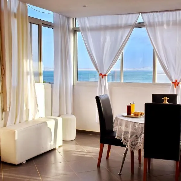 Apartamento moderno com vista para o mar，位于Espingueira的酒店