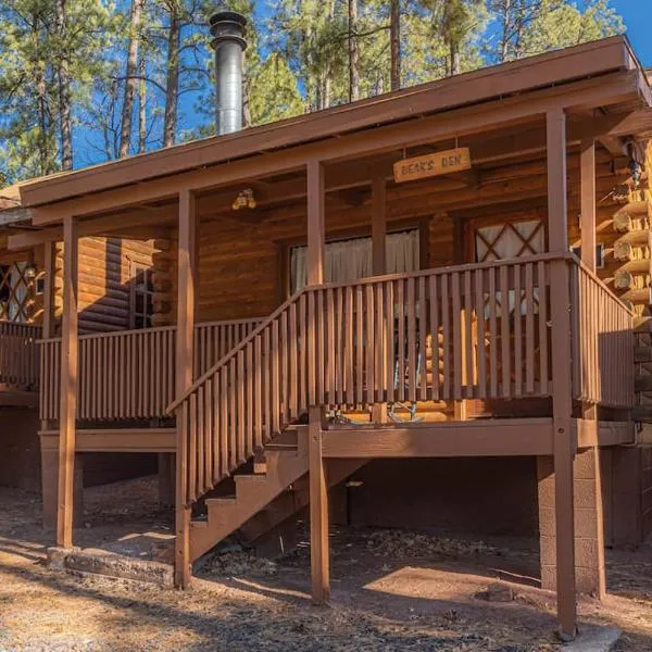 Forest Cabin 3 Bear's Den，位于Forest Lakes Estates的酒店