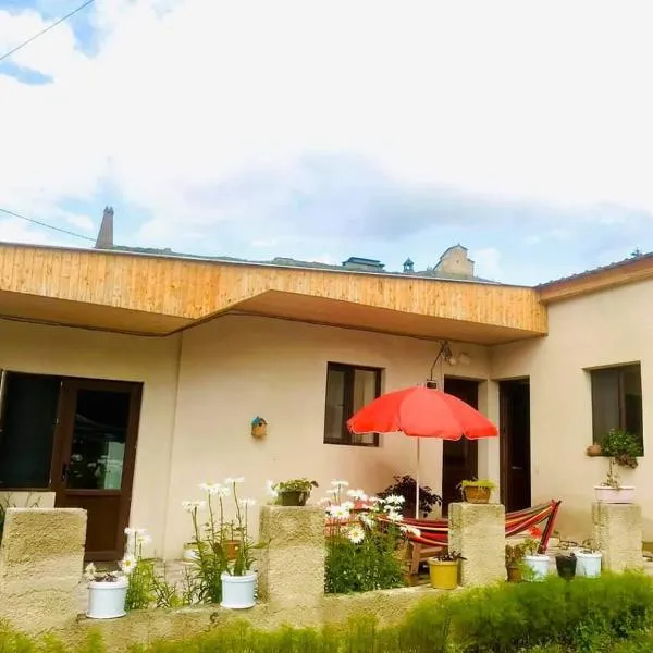 Guesthouse and Cottage Nicolo，位于卡兹贝吉的酒店