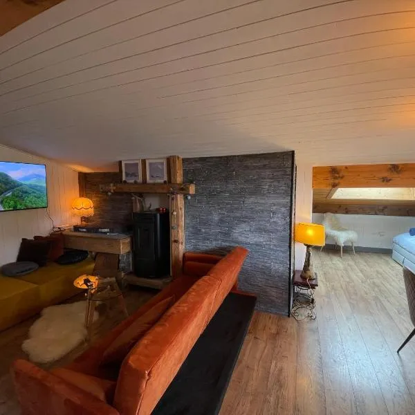 Appartement en plein centre du village (6-8 personnes)，位于莱孔塔米讷蒙茹瓦的酒店