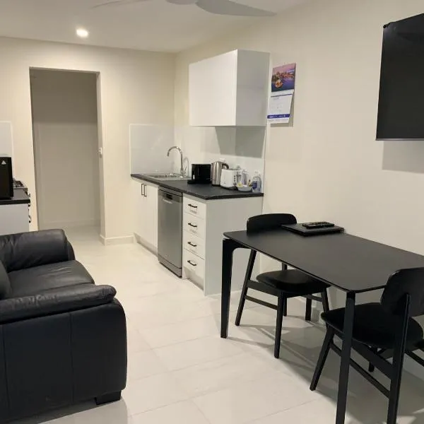 Beachside & Jetty View 4 - First Mate Apt limited sea view，位于Streaky Bay的酒店