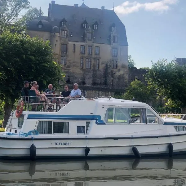 Le bateau du Foudre，位于Châtillon-en-Bazois的酒店