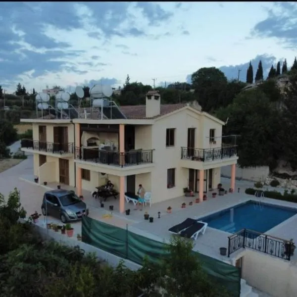 Stavros Agios Dimitrianos Village House，位于Lasa的酒店