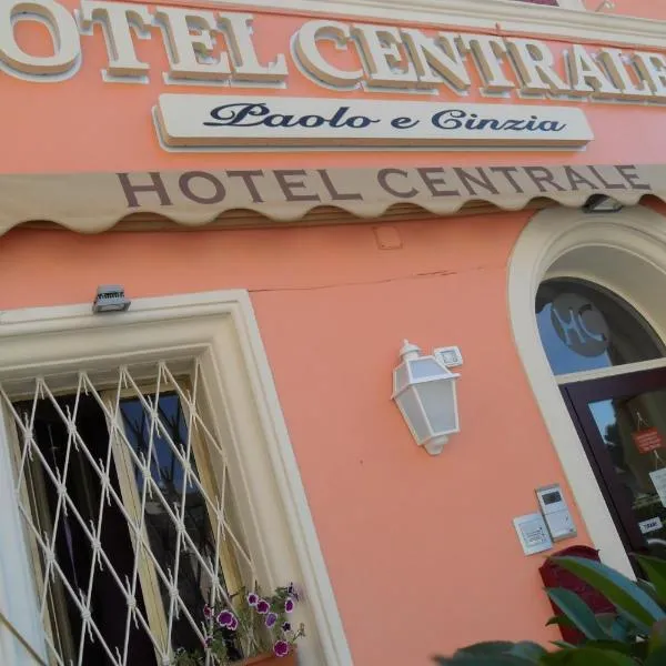 Hotel Centrale di Paolo e Cinzia，位于洛雷托的酒店