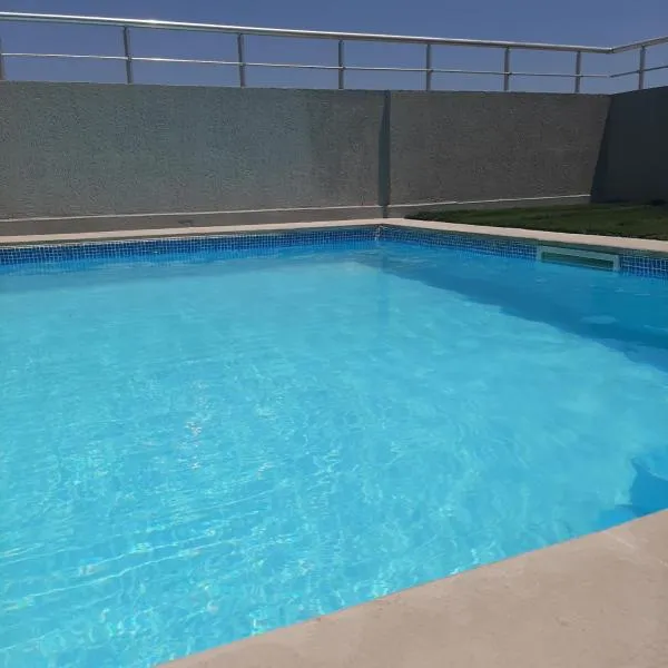 bel appart terasse vue panoramique avec piscine，位于艾尔亚奈的酒店