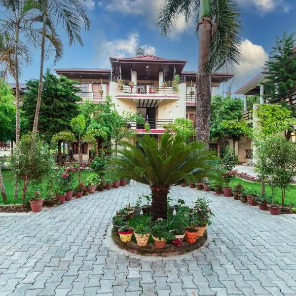 Royal Tiger Luxury Resort 4 Star，位于索拉哈的酒店