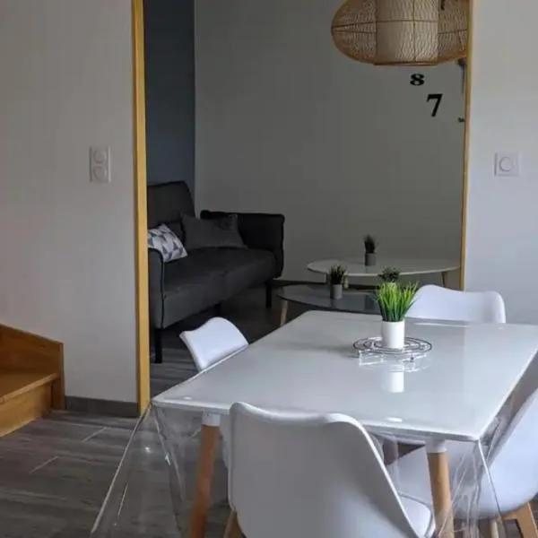 Appartement A neuf style scandinave，位于Valliquerville的酒店