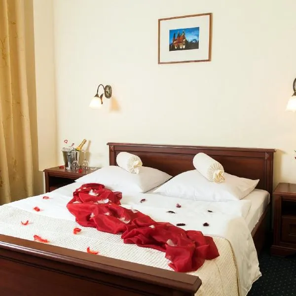 阿卡迪亚酒店，位于莱格尼察的酒店