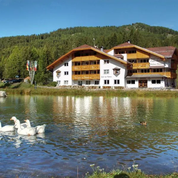 卢波比安科健康酒店，位于卡纳泽伊的酒店