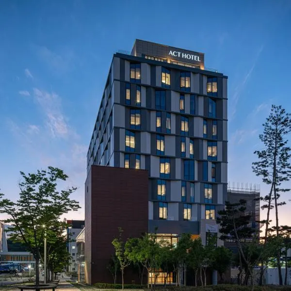 Act Tourist Hotel，位于Cheongdo的酒店