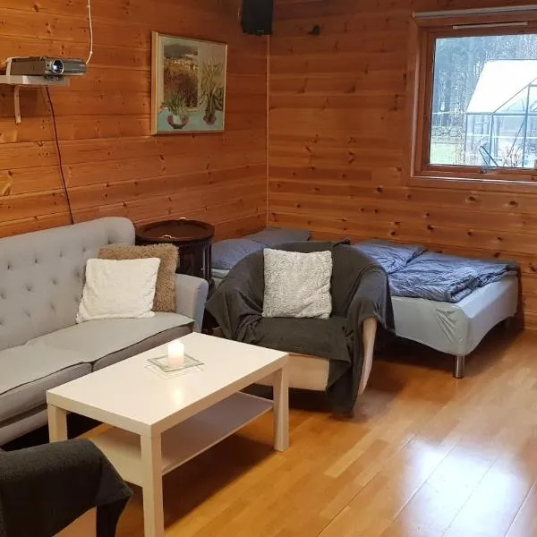 One-room cabin without shower，位于Varhaug的酒店