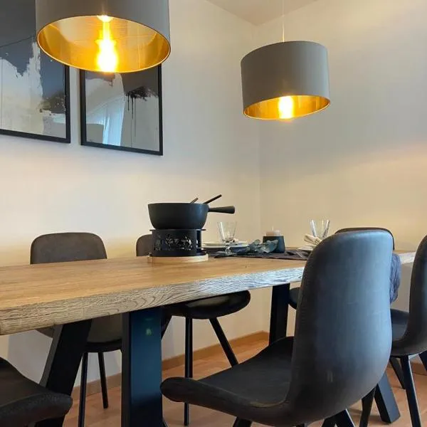 Apartments Flora - Sunflower，位于圣莫里茨的酒店
