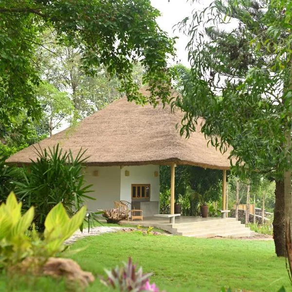 Fireflies Kabini，位于Begūr的酒店