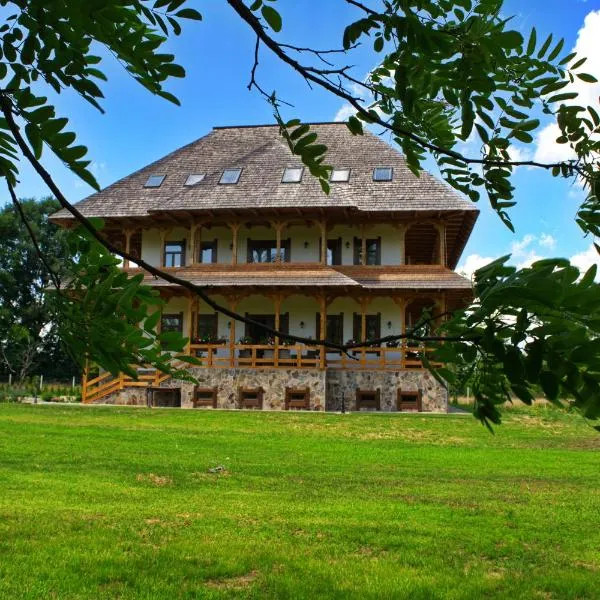 Agropensiunea Alex，位于Năneşti的酒店