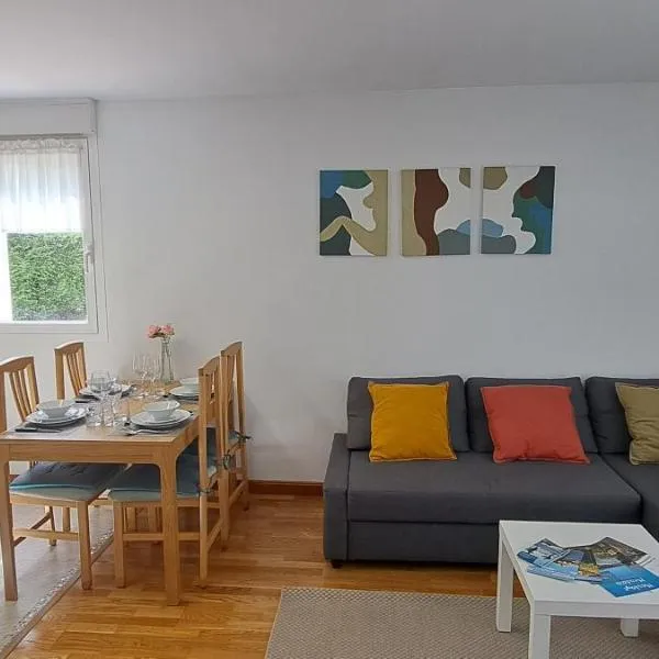 Appartement lumineux T3 avec jardin privatif à Hendaye - Parking et wif gratuit，位于昂代的酒店