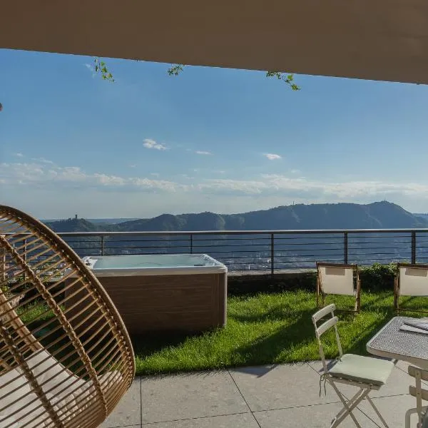 La Vista Bonita by Rent All Como，位于科莫的酒店