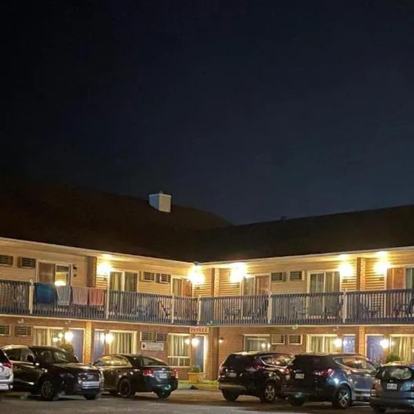 Hotel Motel Granby，位于格兰比的酒店