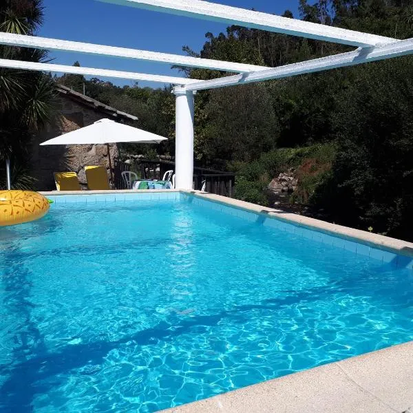 Dream corner by waterfalls, 20 min to Oporto, by Porto with Love LDA，位于Parada的酒店
