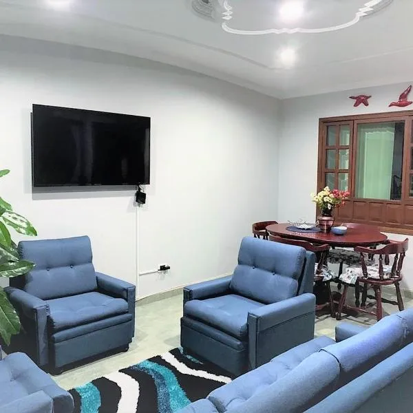 Hermoso apartamento, excelente ubicación, WI FI，位于富萨加苏加的酒店