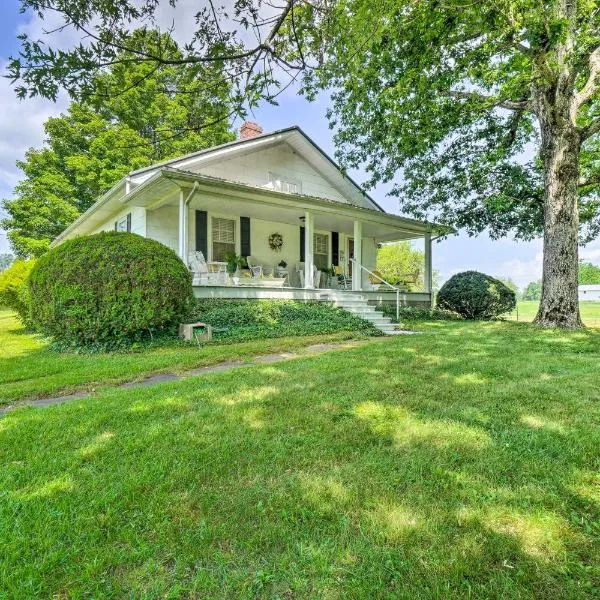 Historic Sparta Home Near Waterfalls and Hikes!，位于Sparta的酒店