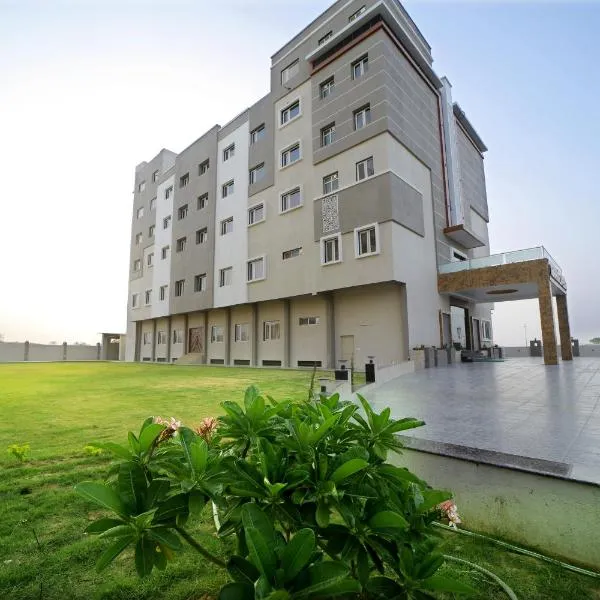 The Sky Imperial - Shahi Hotels & Resort，位于Rājsamand的酒店