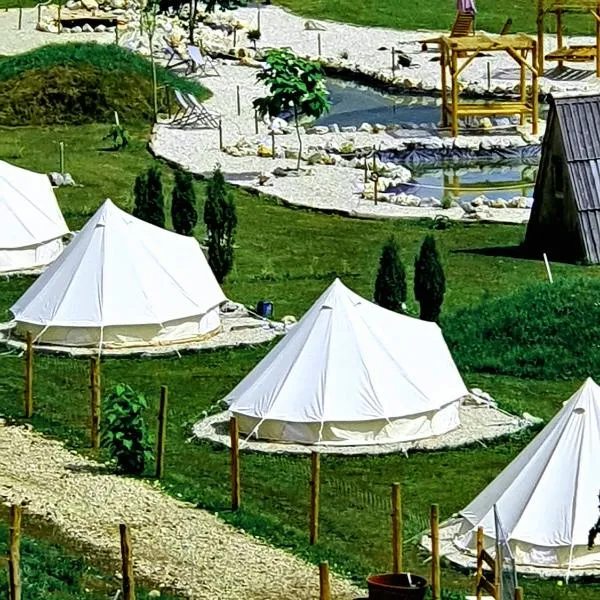 White Tent Mountain View in camp Garden Park，位于拉多夫吉卡的酒店