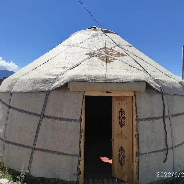 Guest house and Yurt camp "Ailuu"，位于Tong的酒店