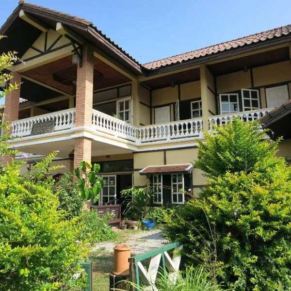 山坡瑞思登斯旅馆,位于孟丰沙湾的酒店