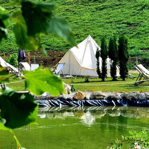 White Tent Mountain View in camp Garden Park，位于布莱德的酒店