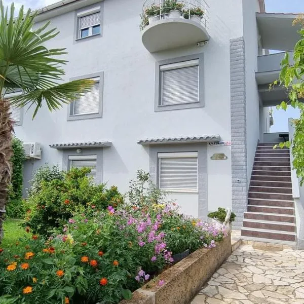 Bella Nina Apartments，位于希洛的酒店