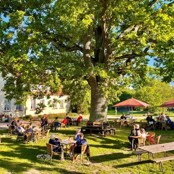 Hotel Gutshaus Kajahn，位于Berglase的酒店