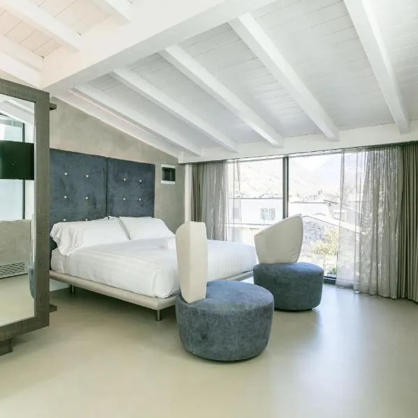 DOMUS CAVOUR Rooms&Suites，位于蒂拉诺的酒店