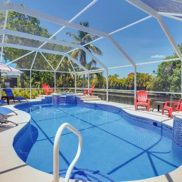 Waterfront Pool Villa with Sailboat access，位于珊瑚角的酒店