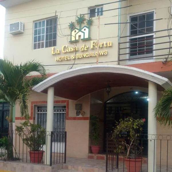 Hotel & Bungalows La Casa de Fortu，位于Matanchén的酒店
