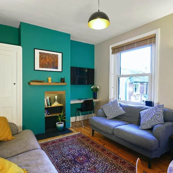 Tastefully Decorated 1-Bed with Free Parking - At Hem，位于温彻斯特的酒店