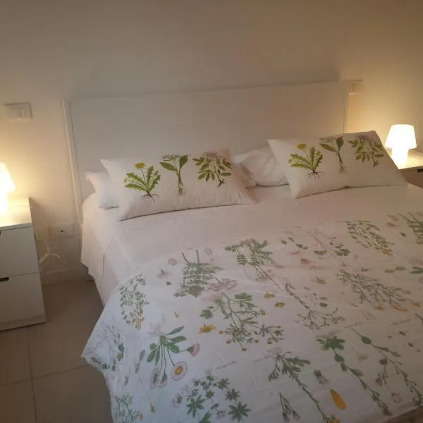Mare e Monti Apartment，位于马瑞纳迪卡拉拉的酒店