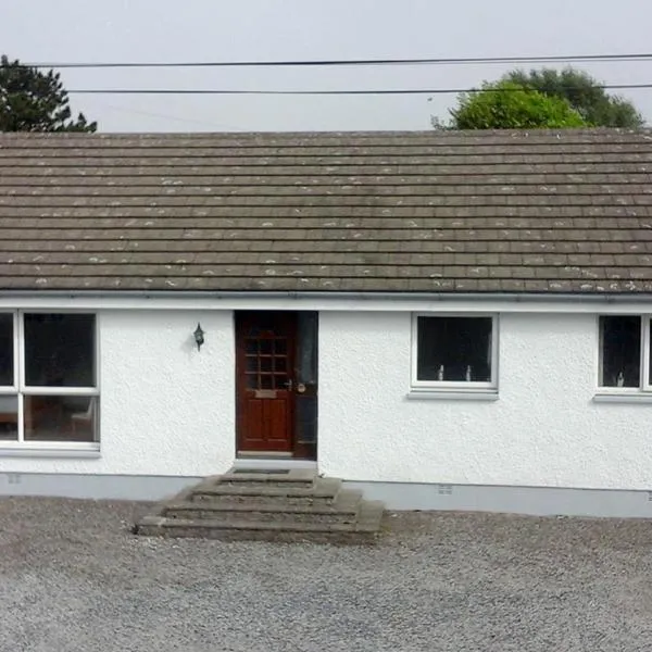 Lovely 3 Bedroom Bungalow Located in Drummore，位于Drummore的酒店