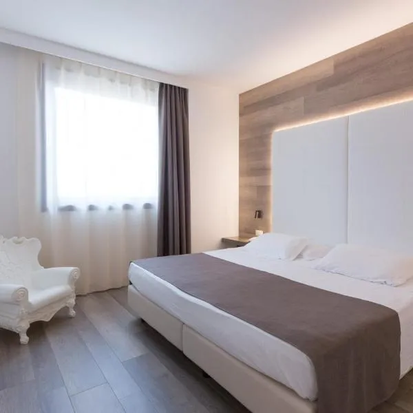 City Hotel & Suites，位于Capodacqua di Foligno的酒店