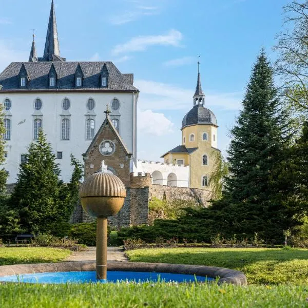普斯臣斯汀城堡酒店，位于Deutscheinsiedel的酒店