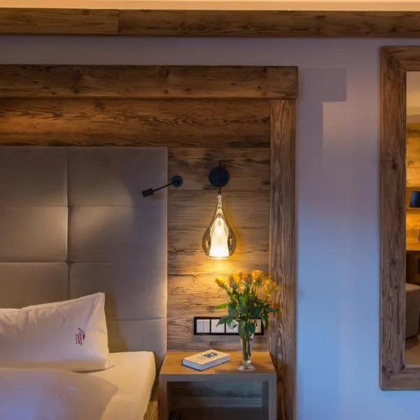 Alpine Lifestyle Berghotel Madlener，位于达米尔斯的酒店