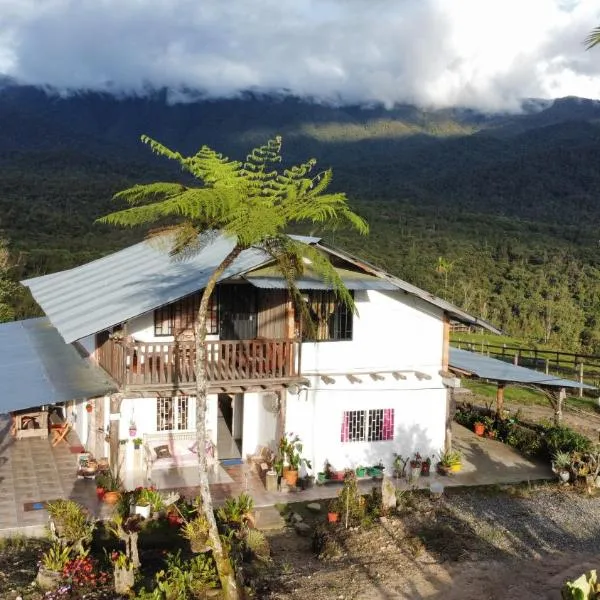 Hostal de la montaña ecoturismo，位于莫科阿的酒店