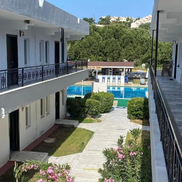 palm club apart otel，位于库萨达斯的酒店